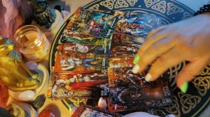 О чём он хочет поговорить, но не решается 💞 таро расклад на отношения