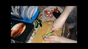 Как приготовить салат со свежим огурцом