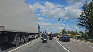 Эвакуаторы автовозы в Москве 2- 2025-07-03 15-19-14