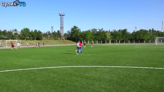 Участие в кибер соревнованиях с продолжением на футбольном поле