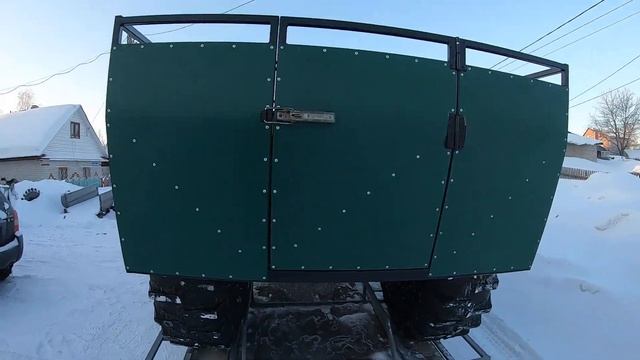 Погрузка вездехода на прицеп. Поехал к своему владельцу смотреть онлайн