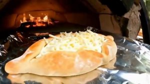 Дони готовит хачапури (1)