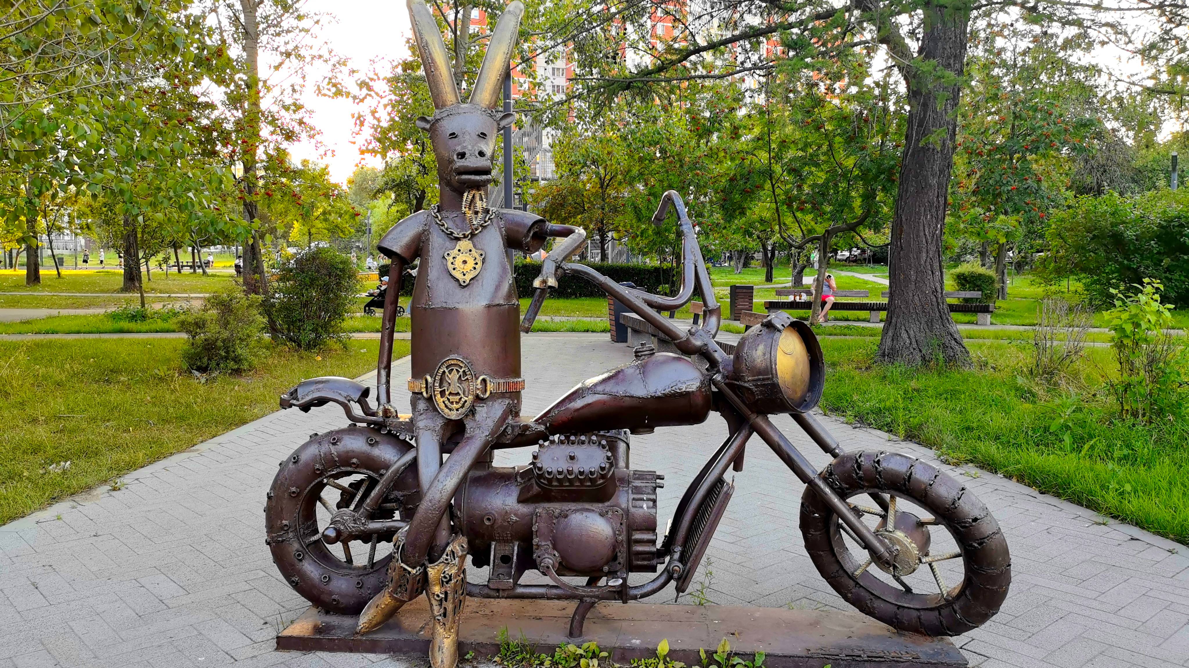 Сквер Знаки Зодиака в Москве в районе Свиблово смотреть онлайн