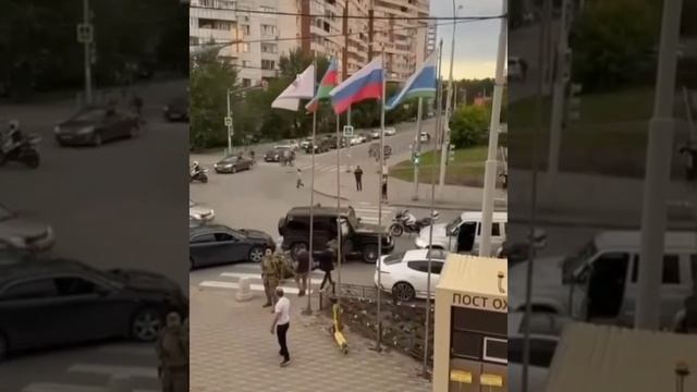 В Екатеринбурге задержали сына главы азербайджанской диаспоры,который ранее на своем авто сбил сотру