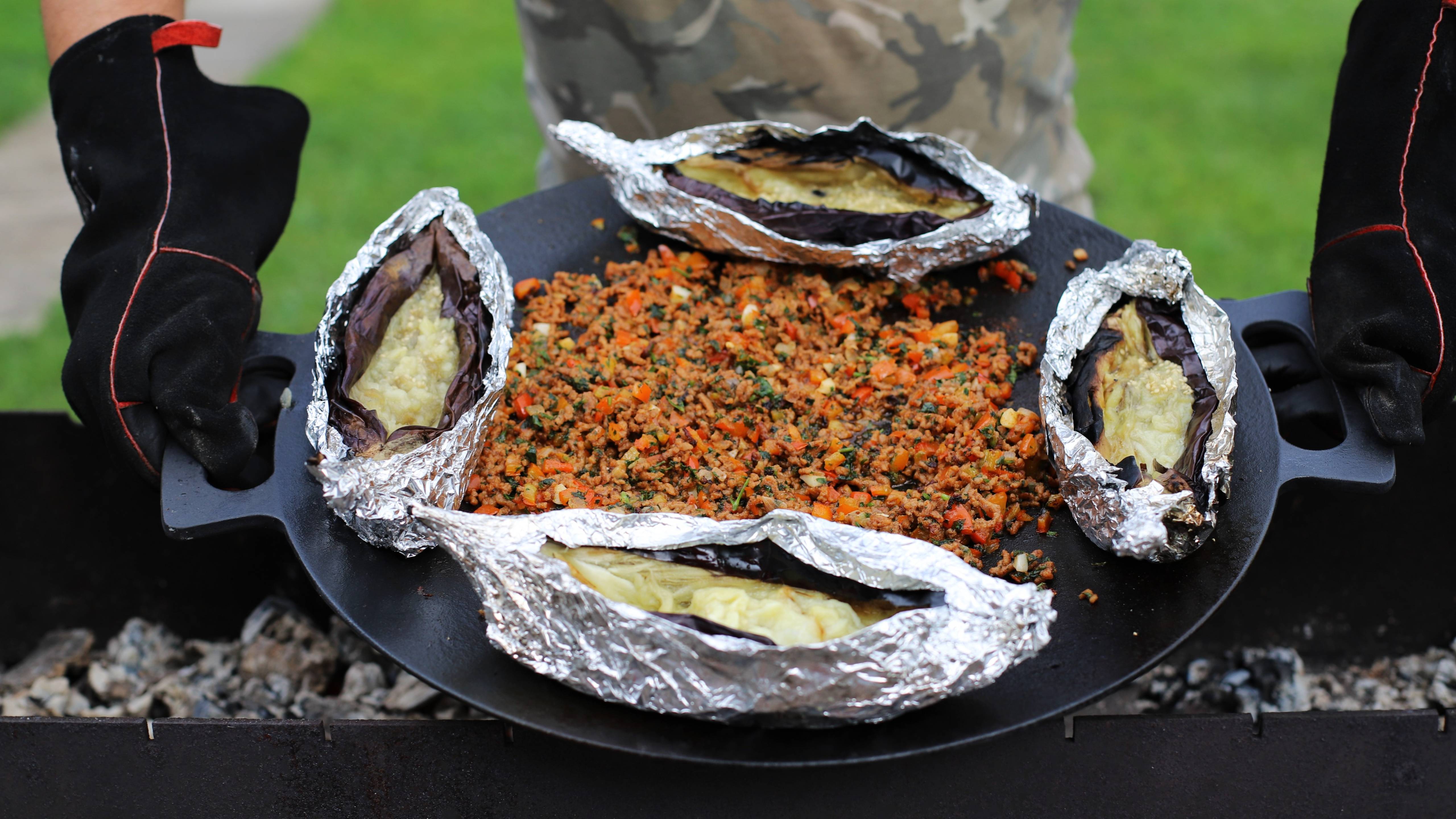 Фаршированные баклажаны на мангале. Вкуснее уже не будет
