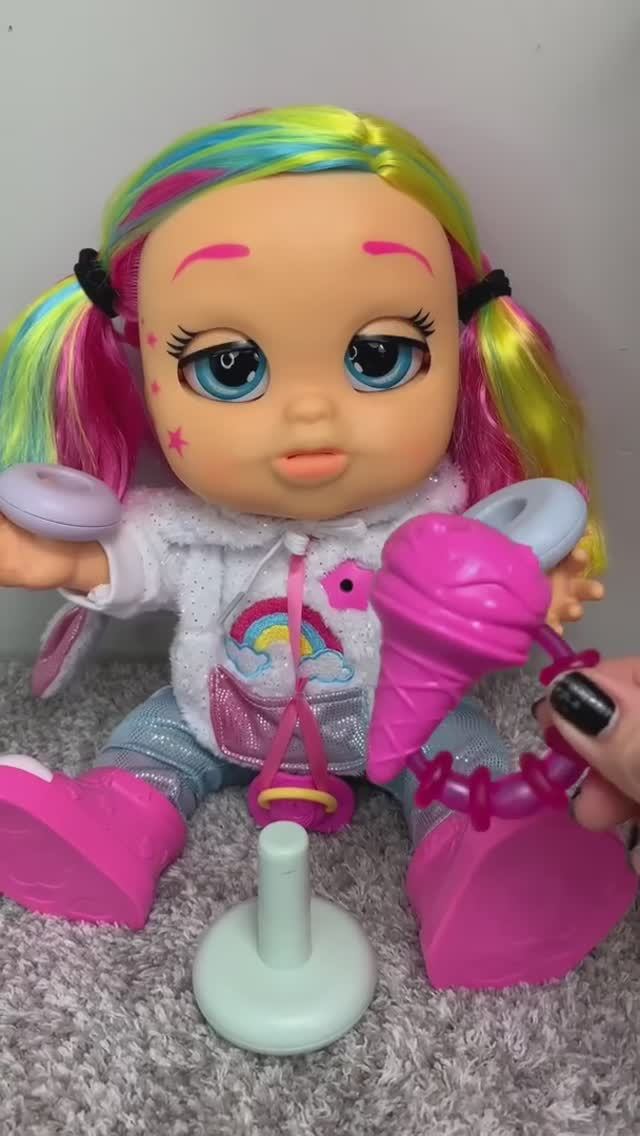 🍿 Первые эмоции плачущих младенцев, кормление мечтательной куклы #шорты смотреть онлайн