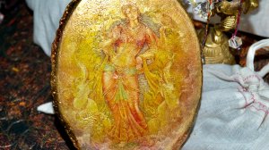 Артефакт на агате _ЛАКШМИ_

Параметры:
Высота - 13,3 см.
Ширина - 10,4 см.
Глубина - 0,7 см.
Подстав