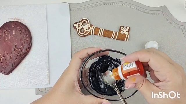 Сердце с ключом - рисуем на прянике