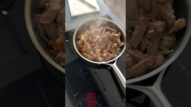 Печень говяжья в сливках. #печень#печеньговяжья#субпродукты#какприготовитьпечень#печеньтаетворту