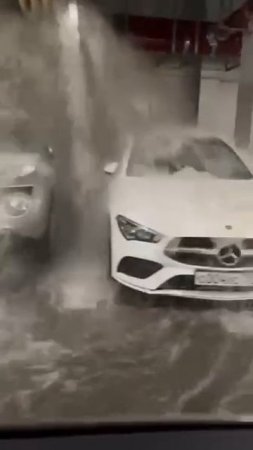 💦Бесплатная автомойка на парковке в московском ТЦ💦