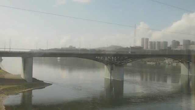 Через Енисей по железнодорожному мосту (Транссибирская магистраль, Красноярск).