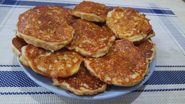 Творожные Оладьи с Яблоком БЕЗ САХАРА. Много Белка и с подсчётом КБЖУ.