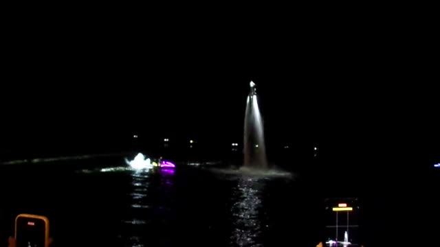 СВЕТОВОЕ ШОУ НА ВОДЕ