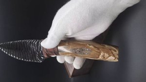 Нож из обсидиана с рукоятью из окаменелого дерева 26 см