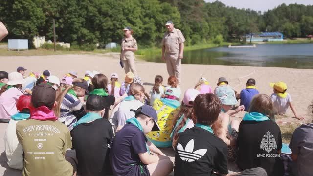 Госинспекторы ГИМС провели урок безопасности на воде в детских лагерях