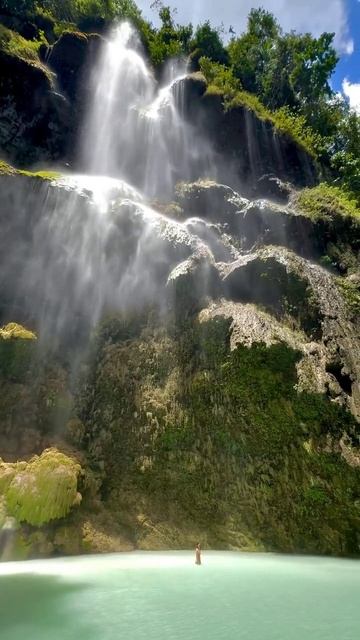 Вероятно, этот водопад - настоящее воплощение красоты природы, которую мы когда-либо видели 😍 📍 смотреть онлайн