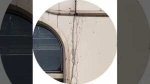 🌧️На подъезде к Технопарку дождь очень настойчиво хочет в вагон поезда🌧️