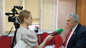 Миргалимов дал интервью телевидению.