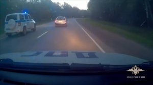 Погоня со стрельбой в Иркутской области: мужчина угнал авто и пытался скрыться.