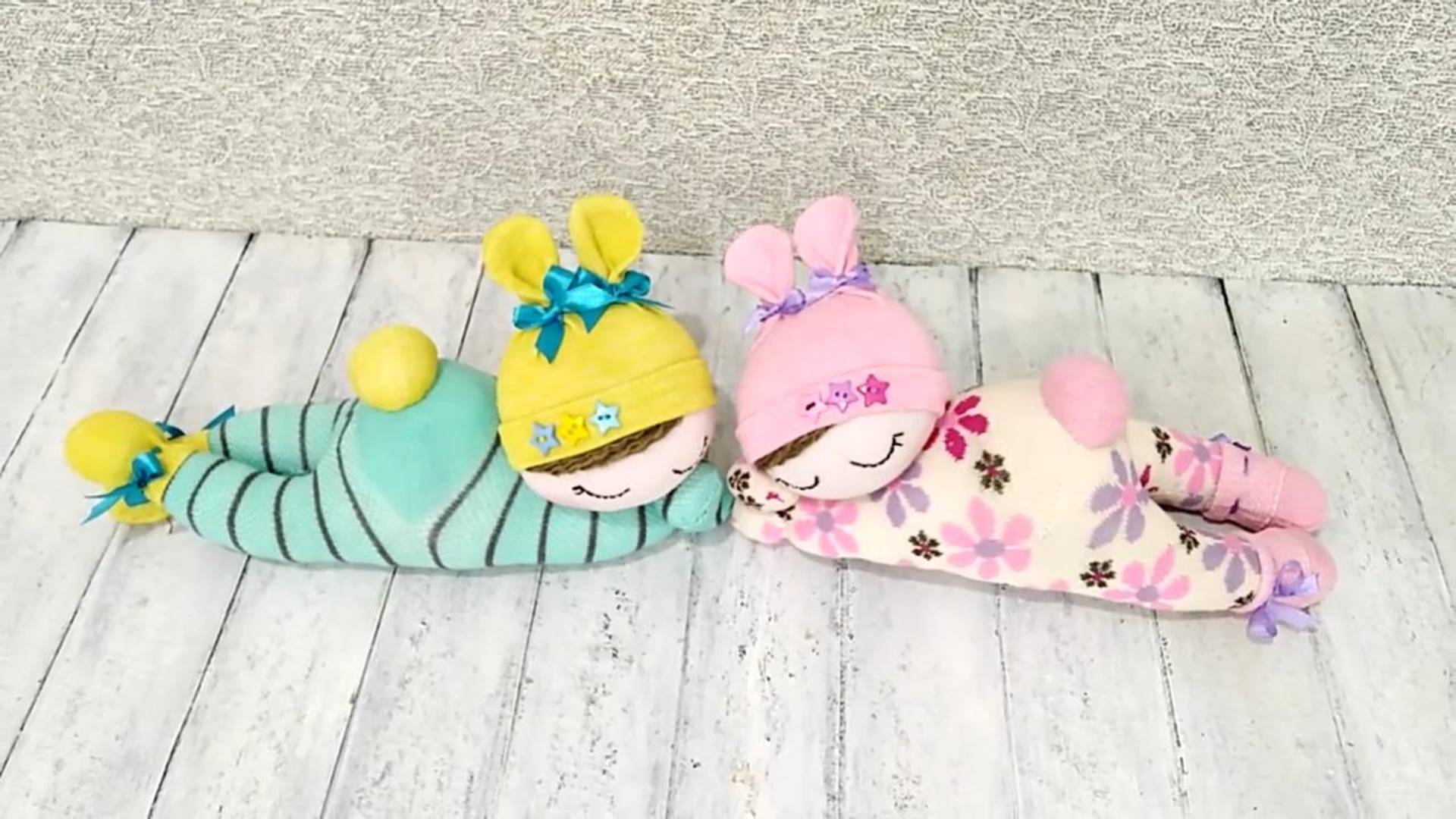 Ваши дети будут в восторге! Милейшие куклы из носков смотреть онлайн