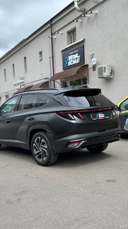 Полное бронирование матовой полиуретановой пленкой кузова автомобиля Hyundai Tucson и антихром