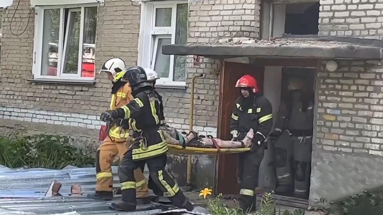 Тело погибшего извлекли из-под завалов дома после взрыва газа в Новосибирской области