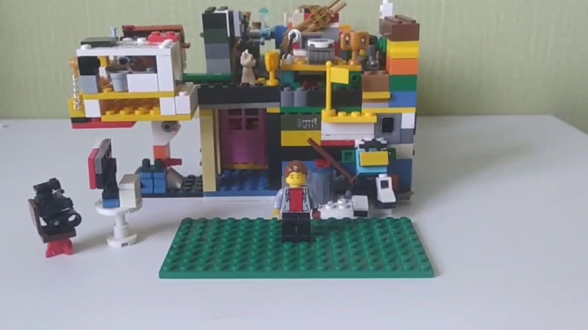 ОБЗОР НА ДОМ ЛЕГО минифигурки 🏡