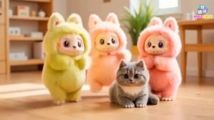 LABUBU развлекается с котятами
