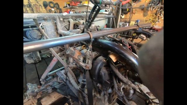 Замена АКПП и рулевых наконечников и так же не много про рессоры на самодельном квадроцикле смотреть онлайн