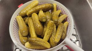 Готовим и консервируем солёные огурцы.