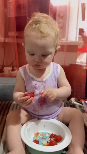 #алан #впервые ест клубнику #10 мес #reels #short #shorts #margo shortvideo #shortsvideo #baby #baby