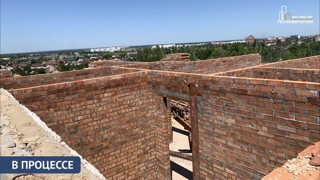 Процесс восстановления десятиэтажки на улице Лавицкого в Мариуполе