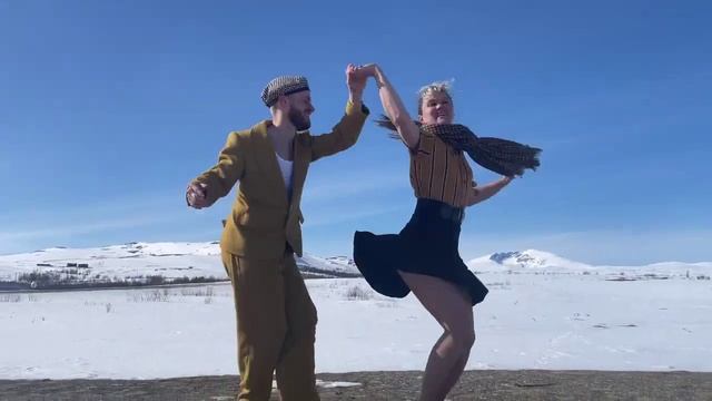 Песня На меня гляди, на меня!