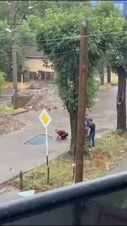 Город Нальчик едва не смыло. Автомобили в воде по самую крышу. 💦😱