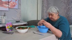 Готовим всей семьёй летний салат с редисом и помидорами ДЕРЕВЕНСКАЯ КУЛИНАРИЯ И ЕДА