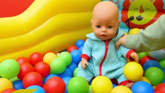 Малыш Беби БОН ЗАБОЛЕЛА- МАЛЫШ ИДЕТ с мамой к врачу! смотреть онлайн