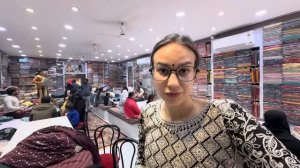 С индийским мужем за нарядом на свадьбу. Говорю на хинди. Сдаю кровь на анализ и оформляю документы