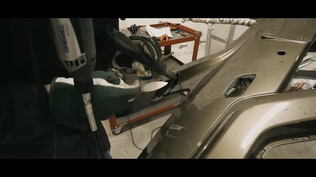 Ремонт бампера: Восстановление оторванной части бампера от Mercedes