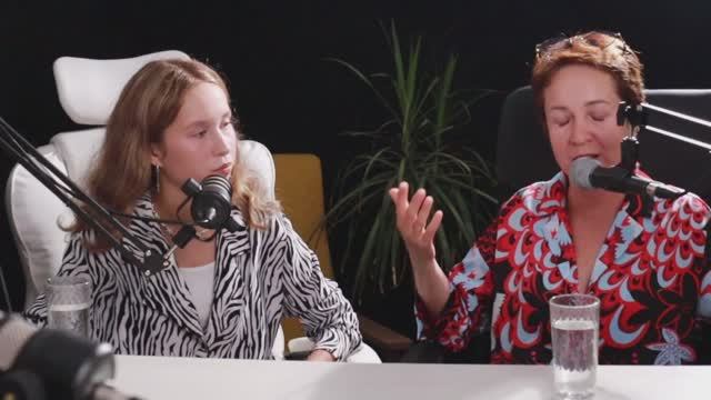 ПОДКАСТ РАДИО ПЛЯЖ - программа Сумасшедшие Гвозди. Певица  Dаниель и  продюсер Елена Данилина
