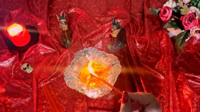 🔮🔥🔥О ЧЁМ ВСЕЛЕННАЯ ТЕБЕ ПРОРОЧИТ ☝️ 🔥ШЁПОТ СВЕЧИ О ГЛАВНОМ ✨#онлайнгадание 🔥