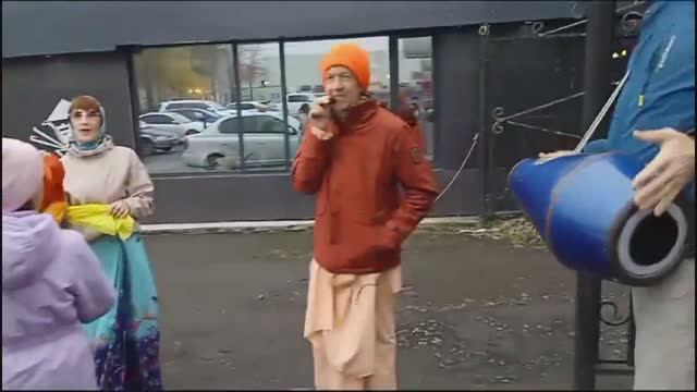 14.10.2023 - Клип: Харинама с ЕС БВВ Нарасимхой Махараджем - Петропавловск-Камчатский