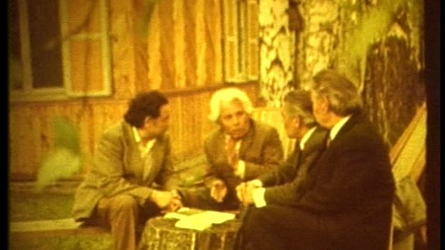 Назар Наджми с поэтами и писателями Шарифом Биккулом, Хакимом Гиляжевым, Якупом Кулмыем