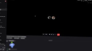 ЧИТЕР РАЗДАЁТ ЛИСТОВКИ за РАЗБАН - Майнкрафт ХолиВорлд