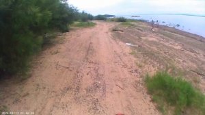 Мотоцикл на берегу