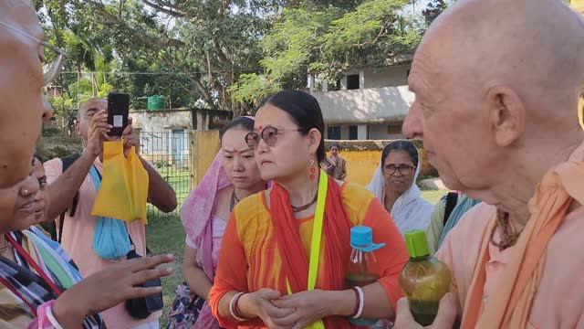 BVV Narasimha Maharaj - Kartika parikrama, Day 1 - Uddharanpur Uddharana Datta samadhi - 13.10.2022