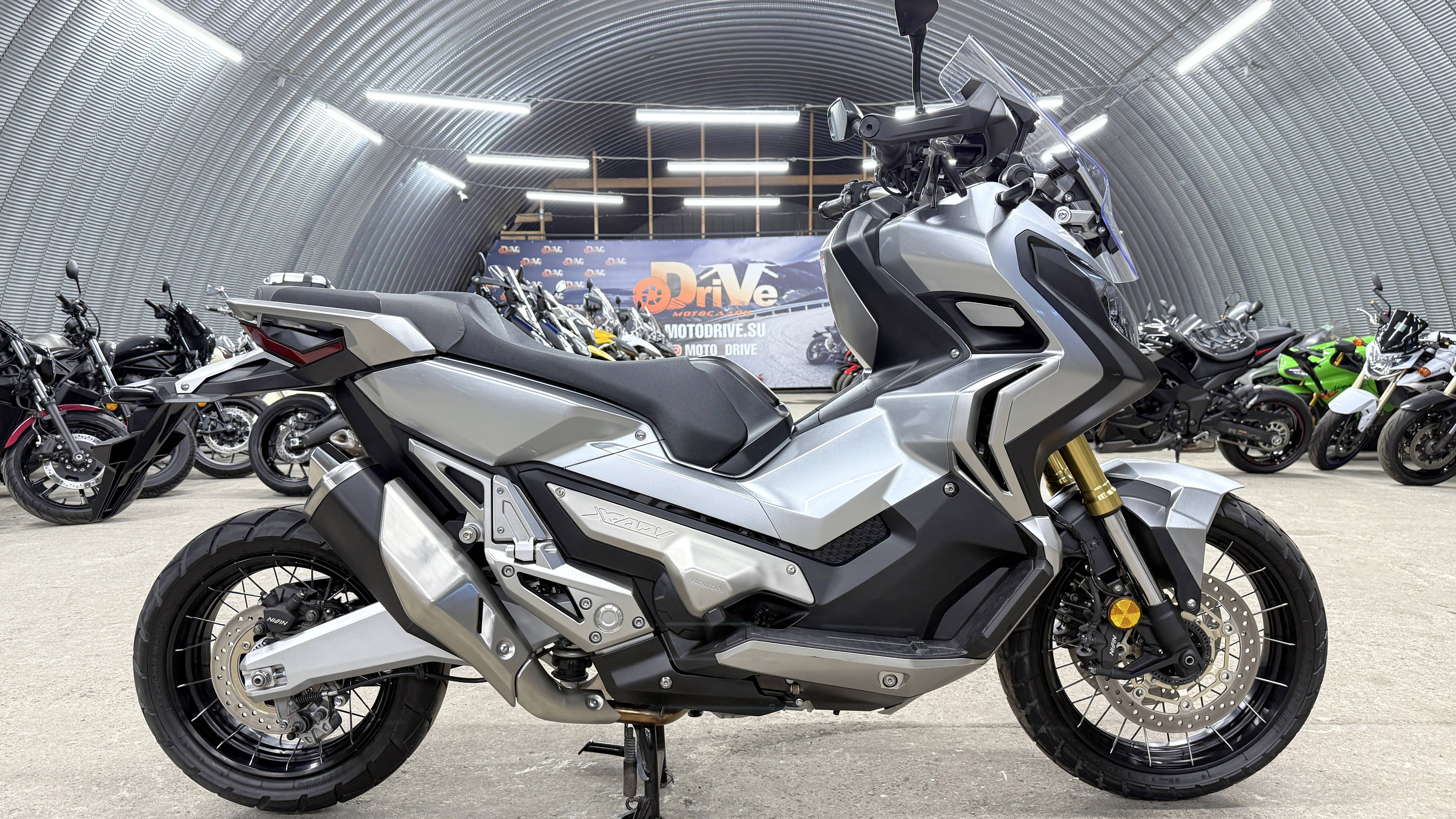 Обзор Honda X-ADV 750 |В НАЛИЧИИ| смотреть онлайн