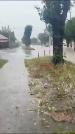 Город Нальчик едва не смыло. Автомобили в воде по самую крышу. 💦😱
