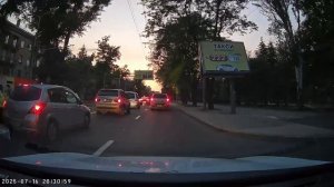 Беспредел на ул. Артёма в Донецке 😱