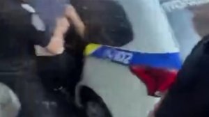 Жителя Киева насильно мобилизовали на глазах у его девушки — остановили, скрутили и увезли в ТЦК.