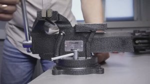 Тиски слесарные Политех Инструмент